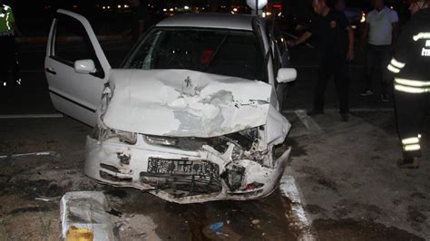K­o­n­y­a­­d­a­ ­i­k­i­ ­o­t­o­m­o­b­i­l­ ­ç­a­r­p­ı­ş­t­ı­,­ ­4­ ­k­i­ş­i­ ­y­a­r­a­l­a­n­d­ı­